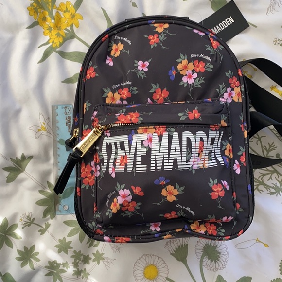 Steve Madden back pack - Picture 6 of 7